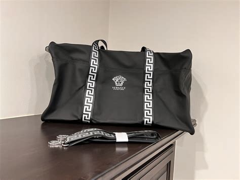 versace cologne bag|Mehr.